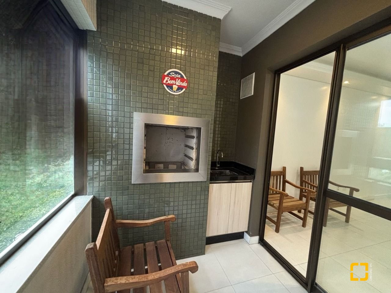 Apartamento com 65m², 3 quartos (sendo 1 suíte), 1 garagem, no bairro Capoeiras em Florianópolis