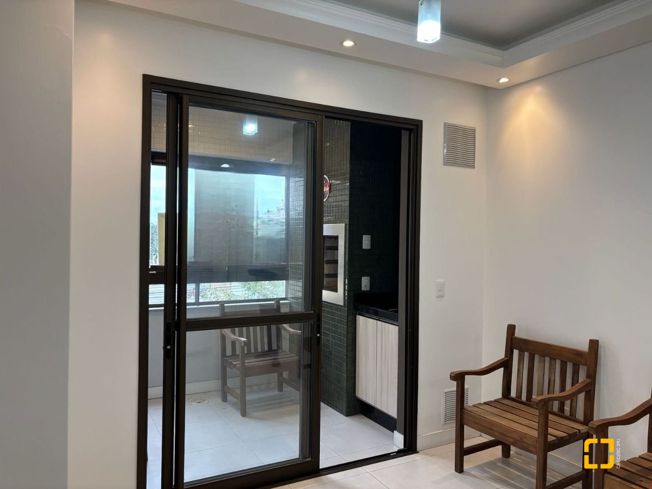 Apartamento com 65m², 3 quartos (sendo 1 suíte), 1 garagem, no bairro Capoeiras em Florianópolis