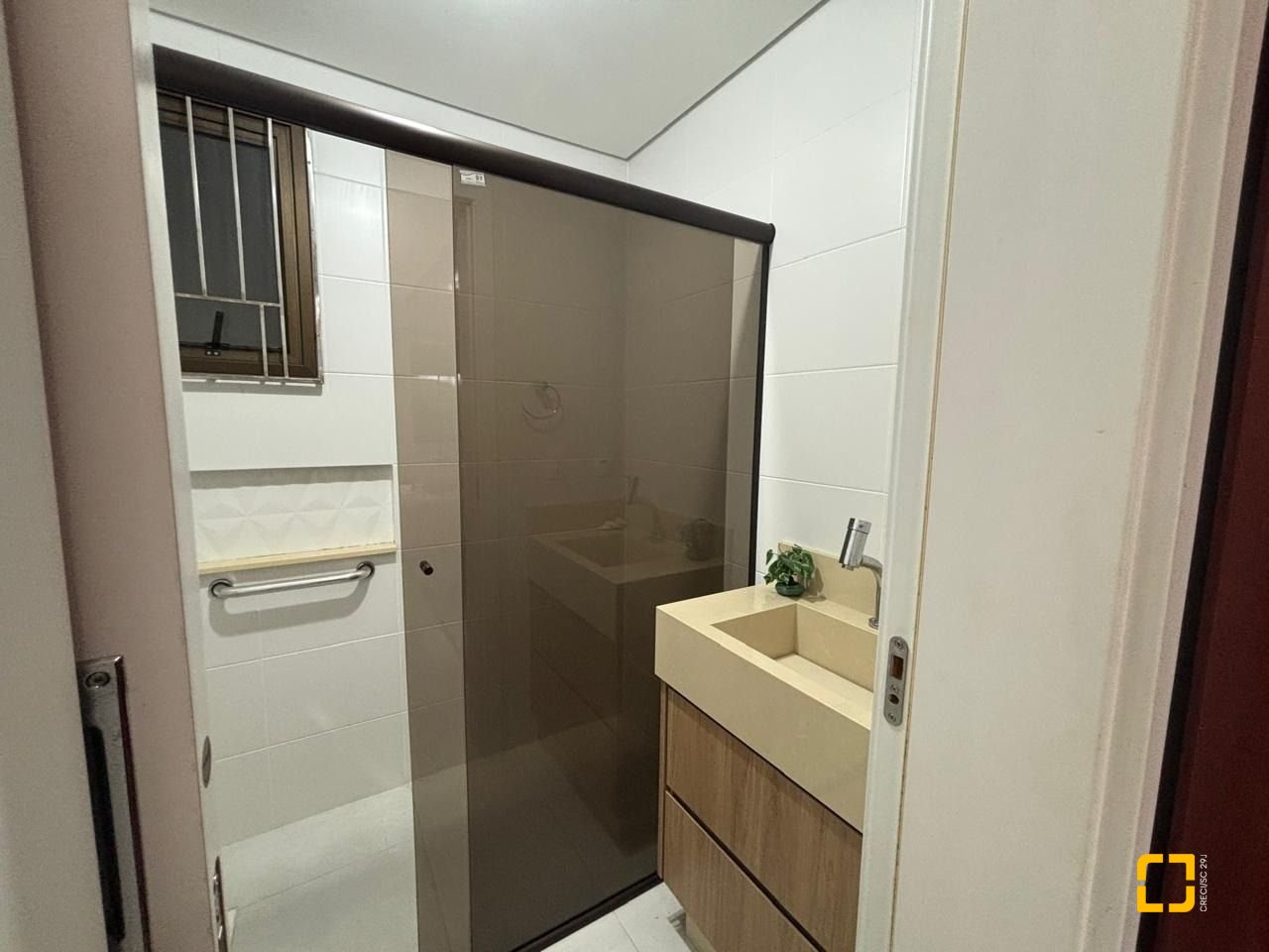 Apartamento com 65m², 3 quartos (sendo 1 suíte), 1 garagem, no bairro Capoeiras em Florianópolis