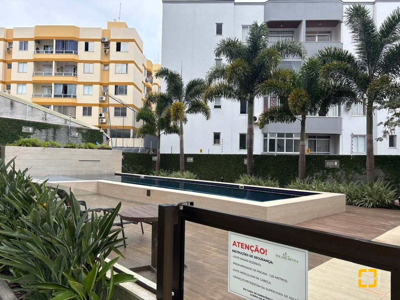 Apartamento com 65m², 3 quartos (sendo 1 suíte), 1 garagem, no bairro Capoeiras em Florianópolis