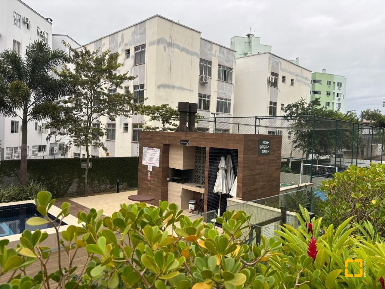 Apartamento com 65m², 3 quartos (sendo 1 suíte), 1 garagem, no bairro Capoeiras em Florianópolis