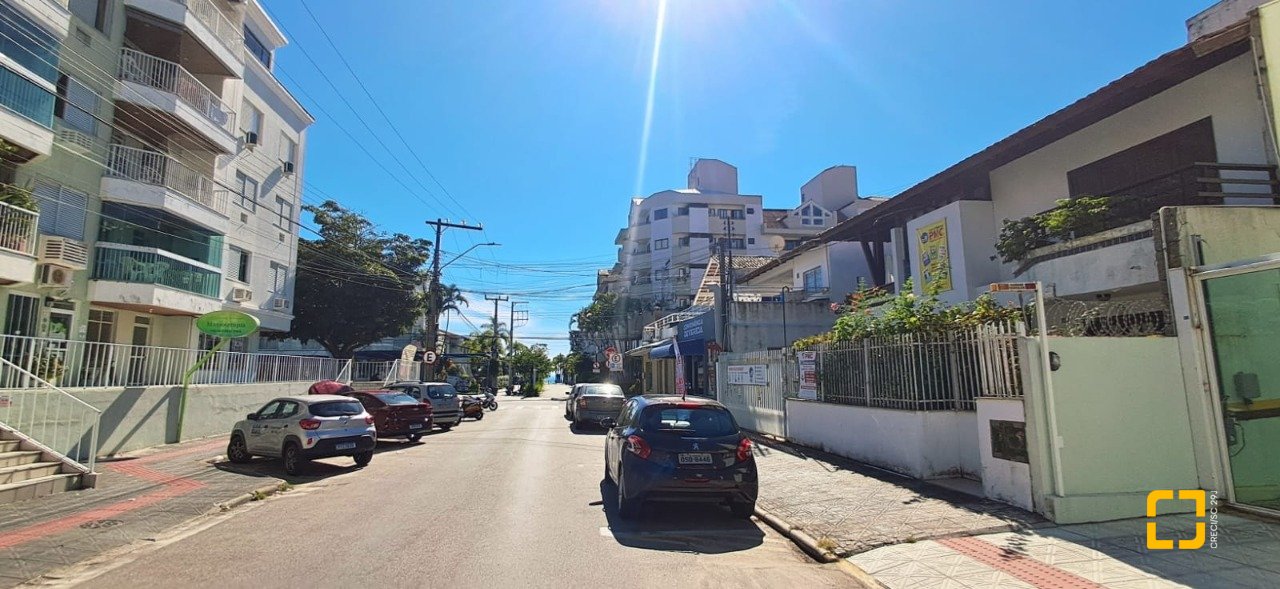 Apartamento com 72m², 3 quartos (sendo 1 suíte), 1 garagem, no bairro Canasvieiras em Florianópolis