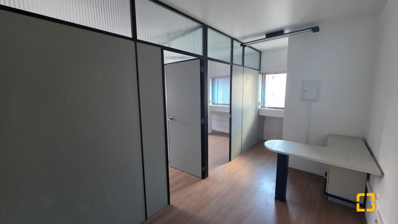 Sala com 36m², no bairro Centro em Florianópolis