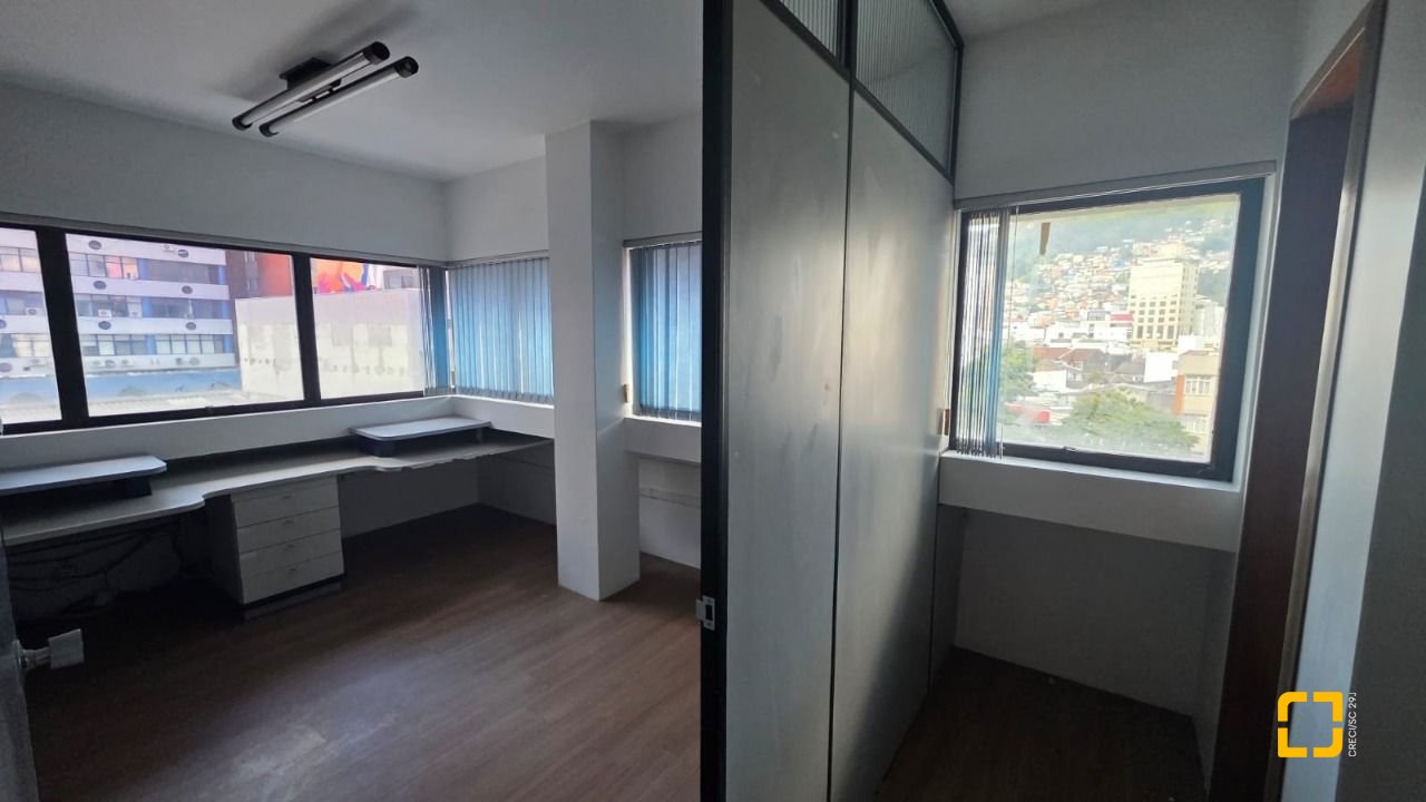 Sala com 36m², no bairro Centro em Florianópolis