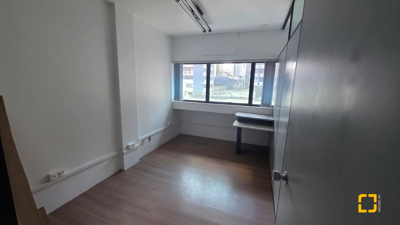Sala com 36m², no bairro Centro em Florianópolis