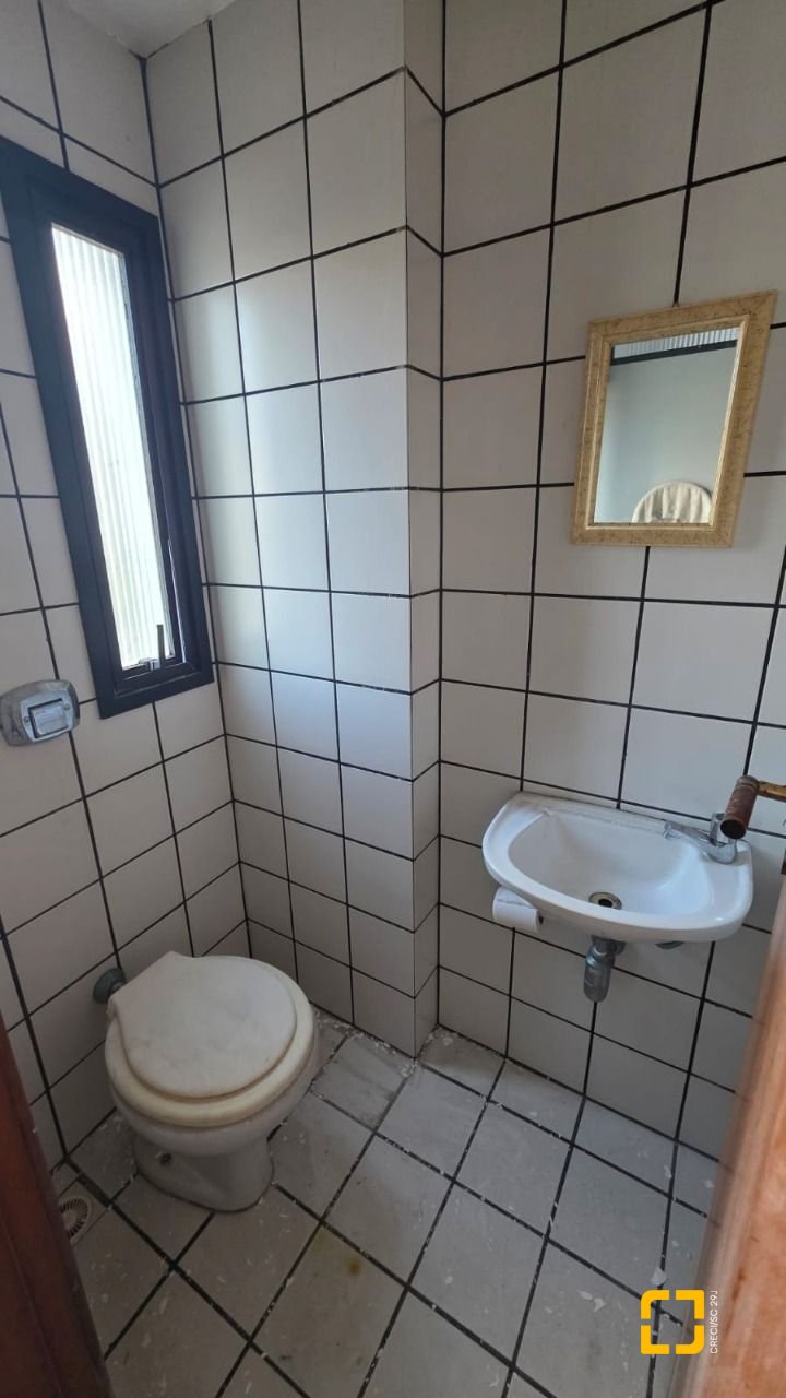 Sala com 36m², no bairro Centro em Florianópolis