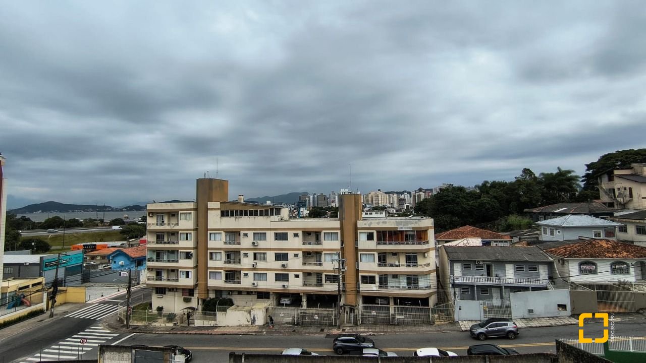 Cobertura com 189m², 4 quartos (sendo 1 suíte), 1 garagem, no bairro Capoeiras em Florianópolis