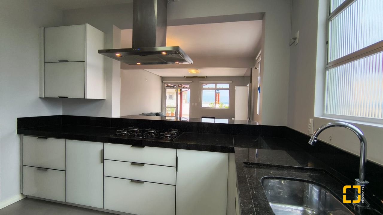 Cobertura com 189m², 4 quartos (sendo 1 suíte), 1 garagem, no bairro Capoeiras em Florianópolis