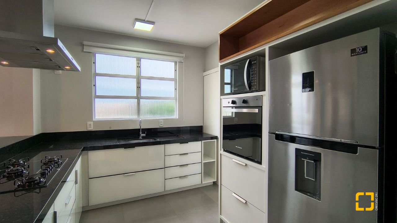 Cobertura com 189m², 4 quartos (sendo 1 suíte), 1 garagem, no bairro Capoeiras em Florianópolis