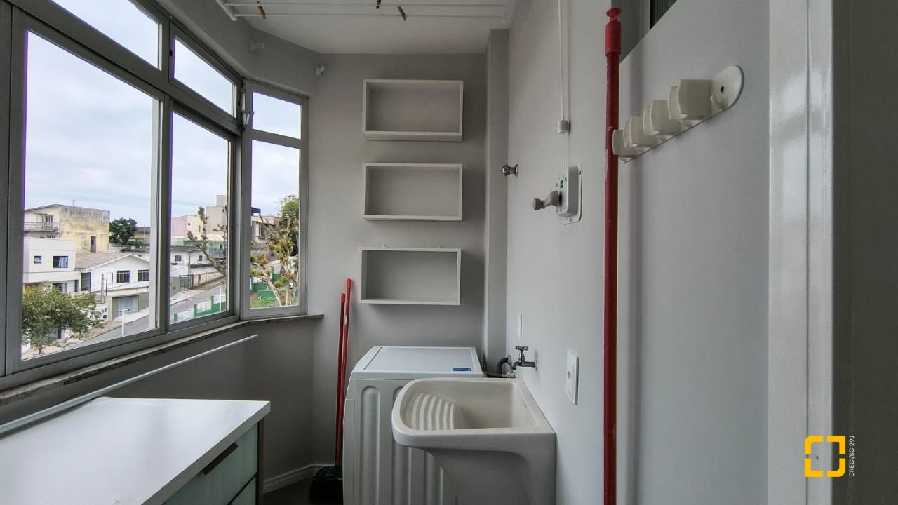 Cobertura com 189m², 4 quartos (sendo 1 suíte), 1 garagem, no bairro Capoeiras em Florianópolis