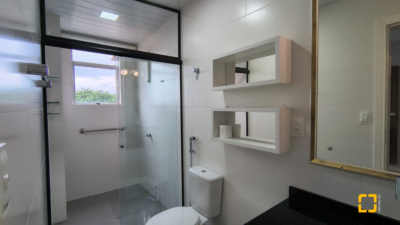 Cobertura com 189m², 4 quartos (sendo 1 suíte), 1 garagem, no bairro Capoeiras em Florianópolis
