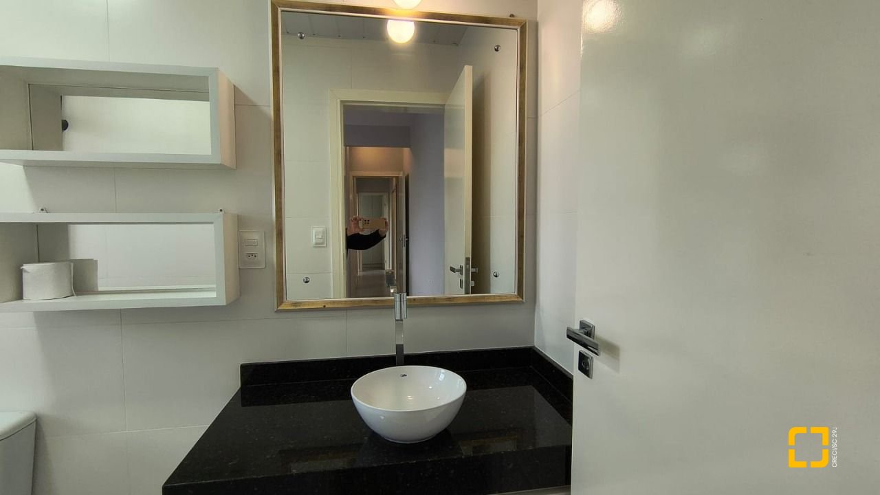 Cobertura com 189m², 4 quartos (sendo 1 suíte), 1 garagem, no bairro Capoeiras em Florianópolis