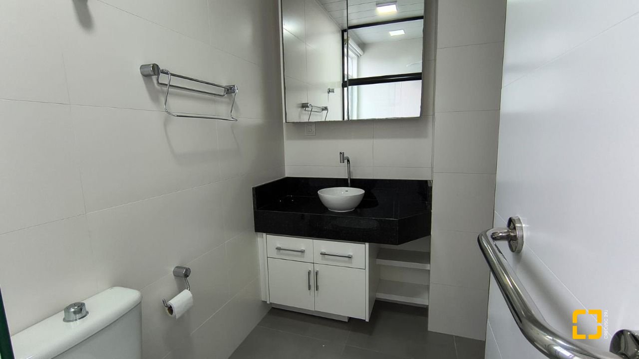 Cobertura com 189m², 4 quartos (sendo 1 suíte), 1 garagem, no bairro Capoeiras em Florianópolis