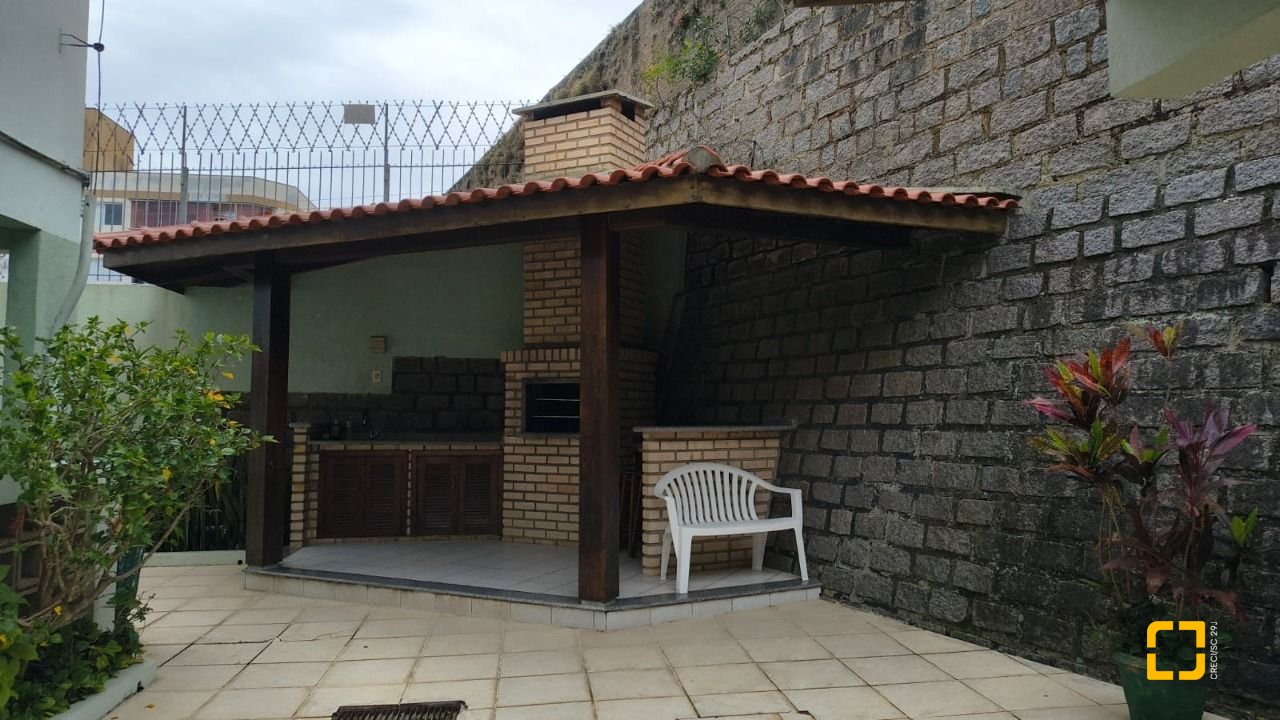 Cobertura com 189m², 4 quartos (sendo 1 suíte), 1 garagem, no bairro Capoeiras em Florianópolis