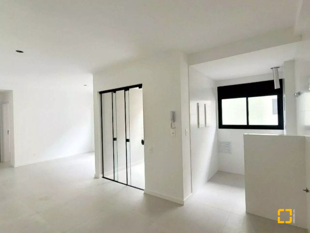 Apartamento com 75m², 3 quartos (sendo 1 suíte), 1 garagem, no bairro Estreito em Florianópolis