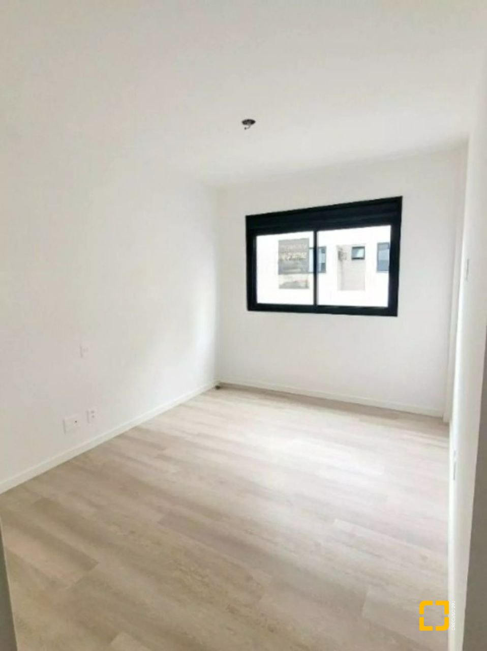 Apartamento com 75m², 3 quartos (sendo 1 suíte), 1 garagem, no bairro Estreito em Florianópolis