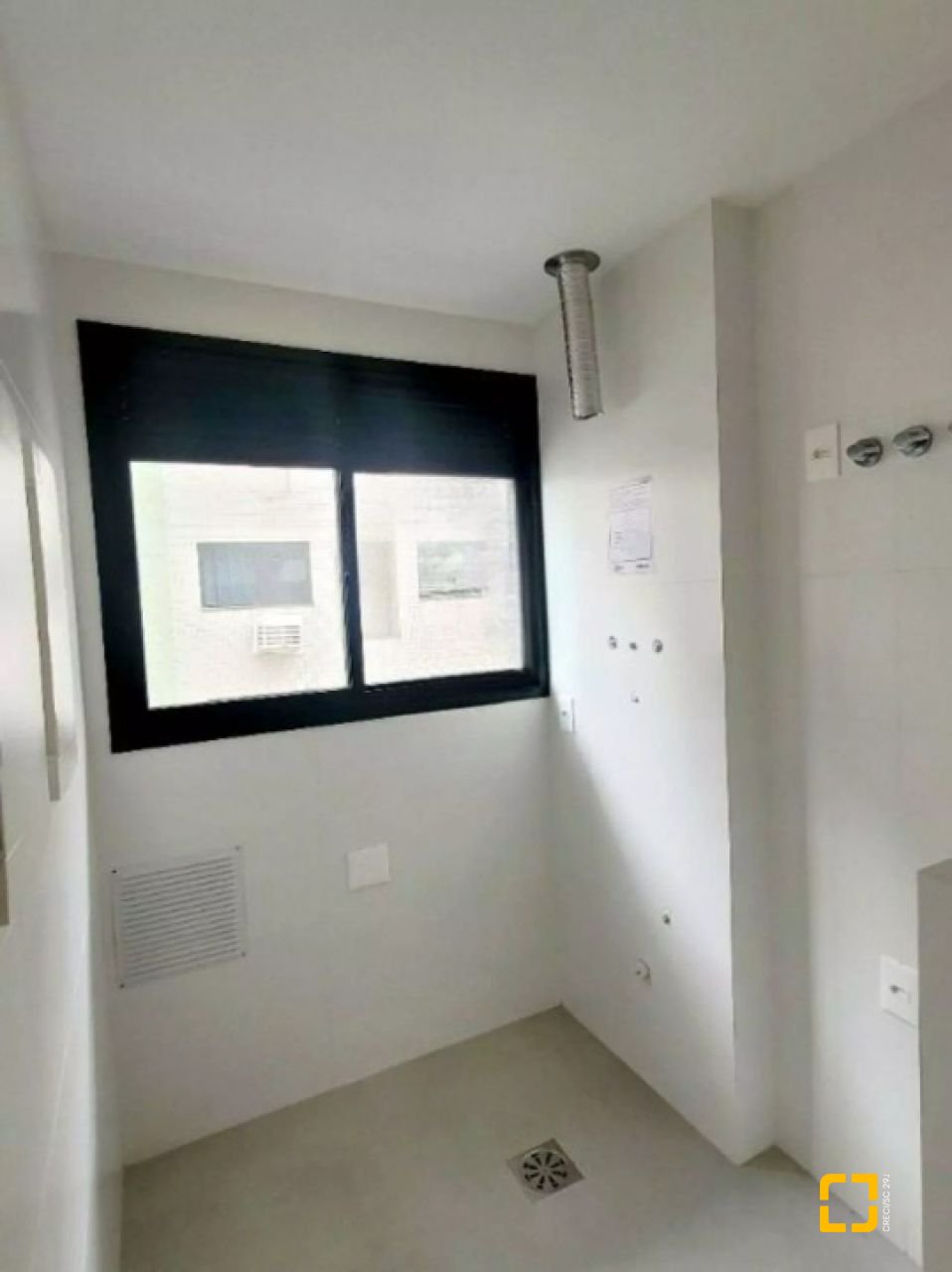 Apartamento com 75m², 3 quartos (sendo 1 suíte), 1 garagem, no bairro Estreito em Florianópolis