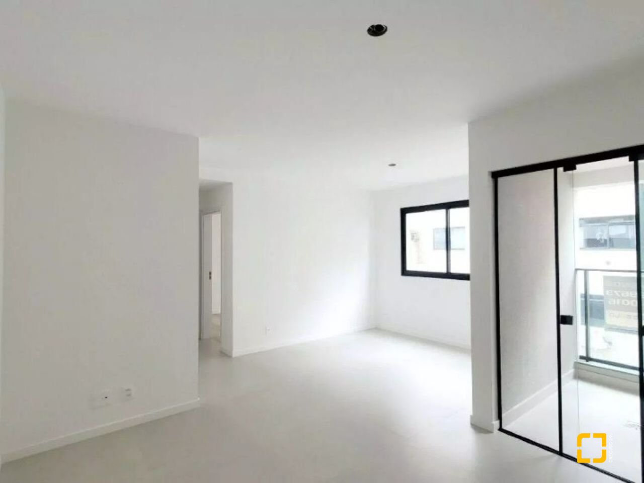 Apartamento com 75m², 3 quartos (sendo 1 suíte), 1 garagem, no bairro Estreito em Florianópolis