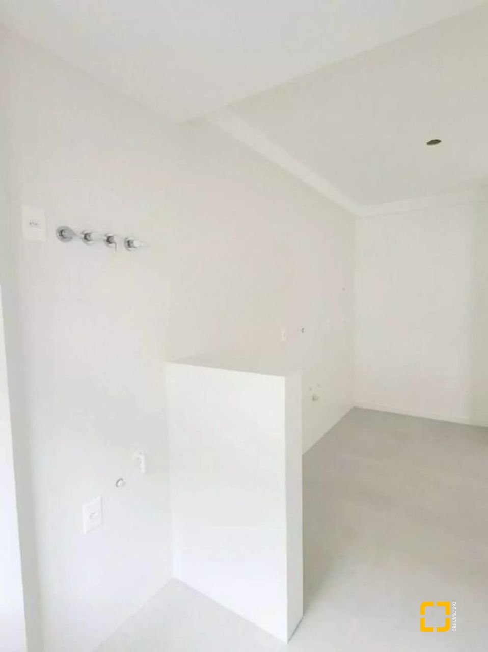 Apartamento com 75m², 3 quartos (sendo 1 suíte), 1 garagem, no bairro Estreito em Florianópolis
