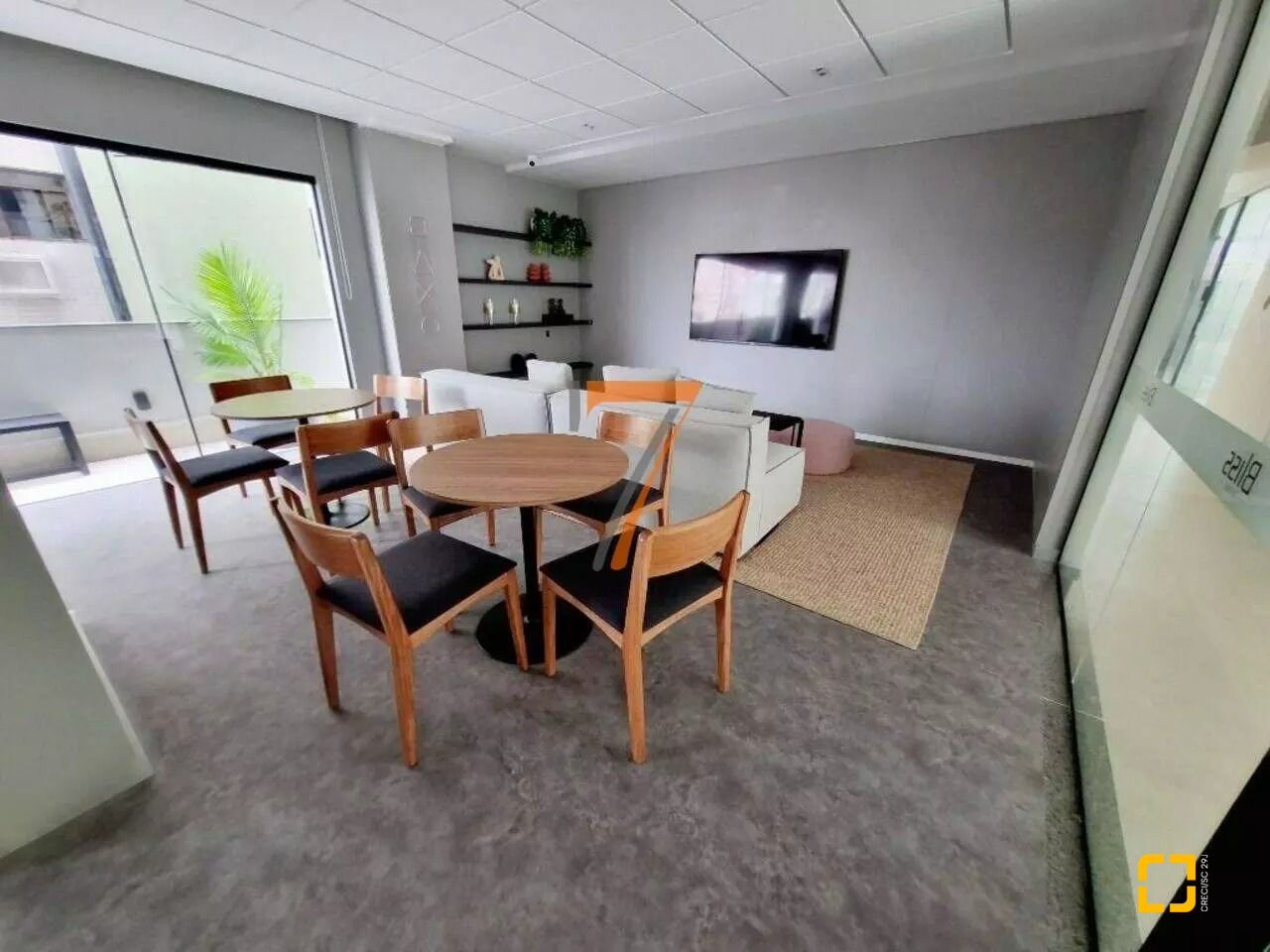 Apartamento com 75m², 3 quartos (sendo 1 suíte), 1 garagem, no bairro Estreito em Florianópolis