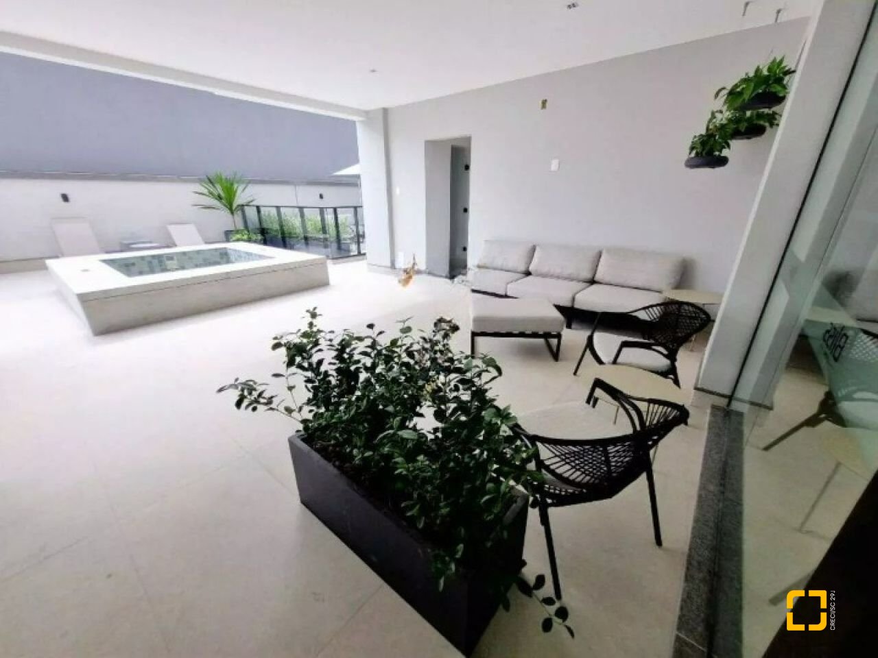 Apartamento com 75m², 3 quartos (sendo 1 suíte), 1 garagem, no bairro Estreito em Florianópolis