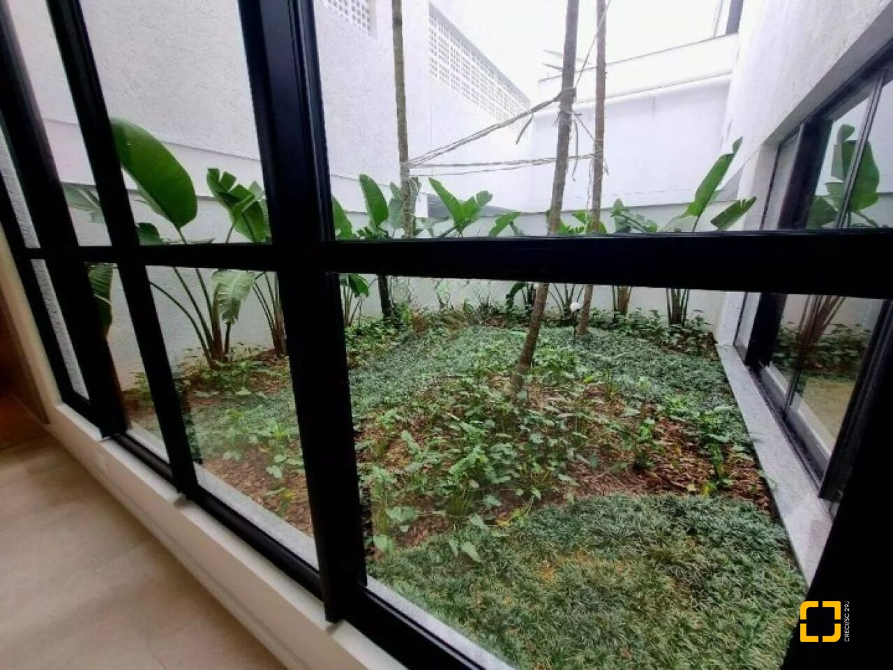 Apartamento com 75m², 3 quartos (sendo 1 suíte), 1 garagem, no bairro Estreito em Florianópolis