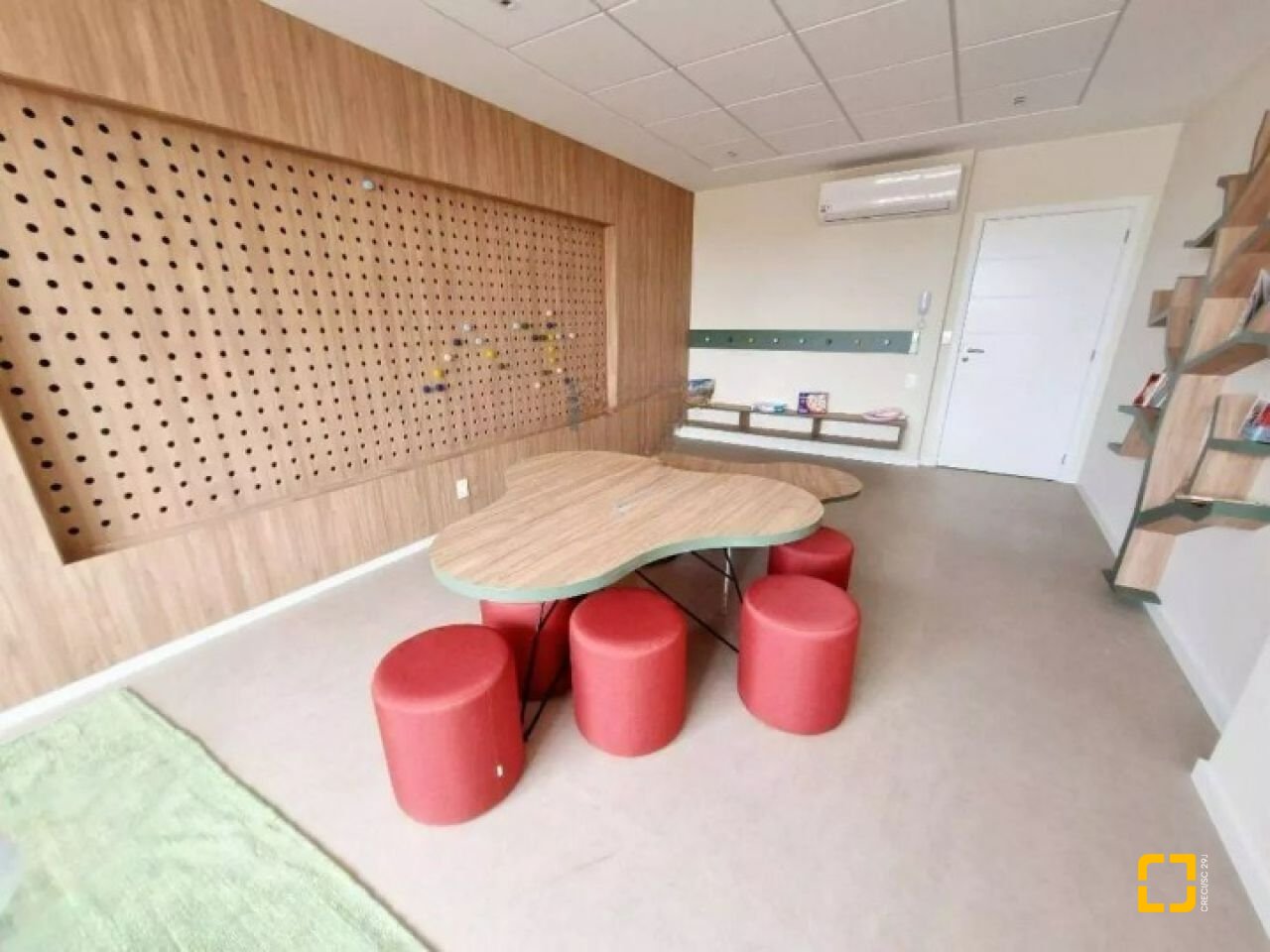 Apartamento com 75m², 3 quartos (sendo 1 suíte), 1 garagem, no bairro Estreito em Florianópolis