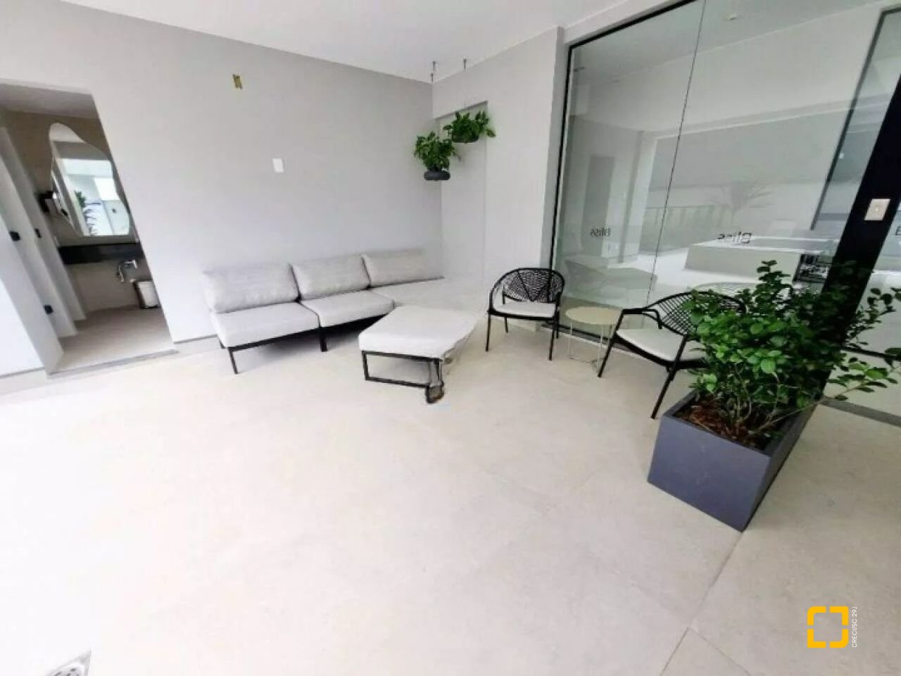 Apartamento com 75m², 3 quartos (sendo 1 suíte), 1 garagem, no bairro Estreito em Florianópolis