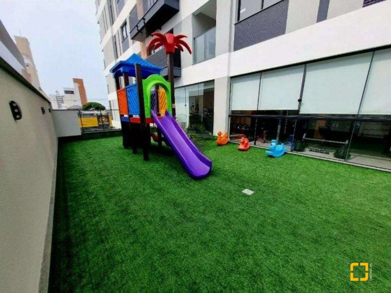 Apartamento com 75m², 3 quartos (sendo 1 suíte), 1 garagem, no bairro Estreito em Florianópolis