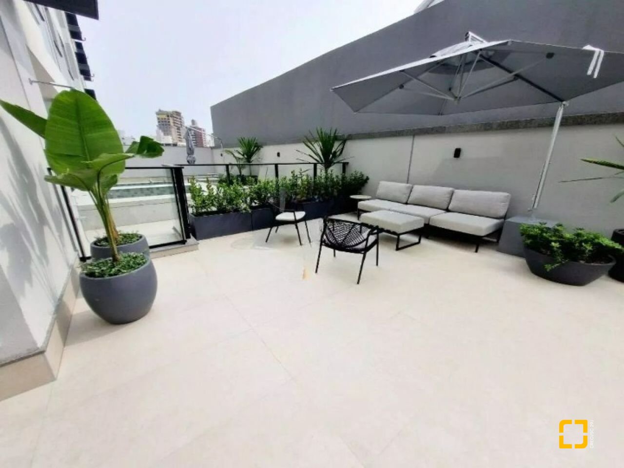 Apartamento com 75m², 3 quartos (sendo 1 suíte), 1 garagem, no bairro Estreito em Florianópolis