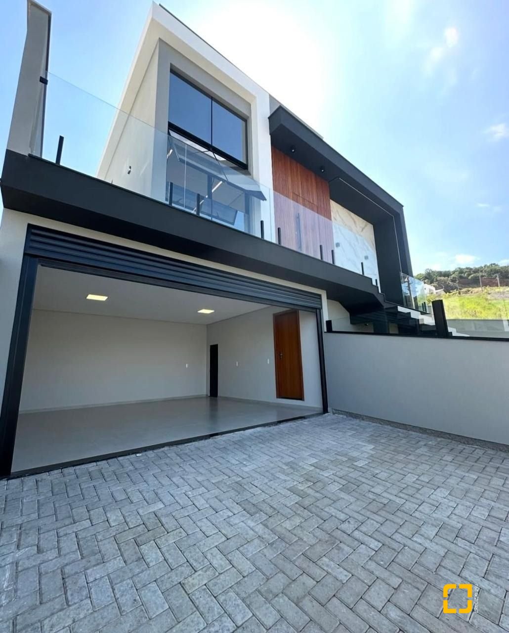 Casa de Condomínio com 144m², 3 quartos (sendo 1 suíte), 2 garagens, no bairro São Sebastião em Palhoça