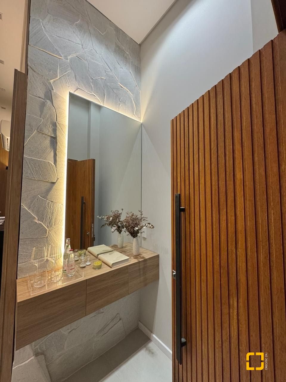 Casa de Condomínio com 144m², 3 quartos (sendo 1 suíte), 2 garagens, no bairro São Sebastião em Palhoça