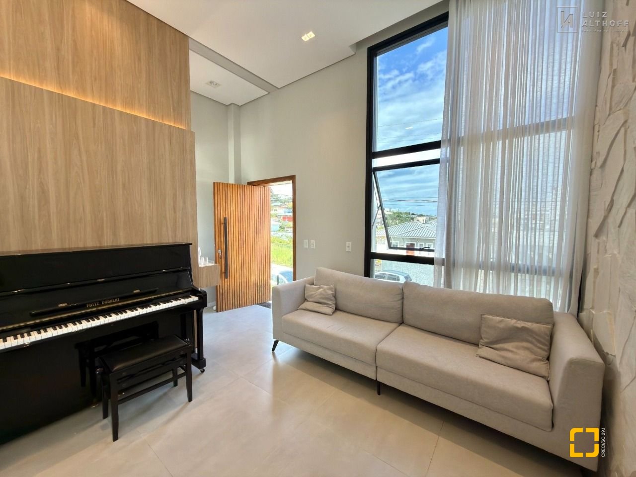 Casa de Condomínio com 144m², 3 quartos (sendo 1 suíte), 2 garagens, no bairro São Sebastião em Palhoça