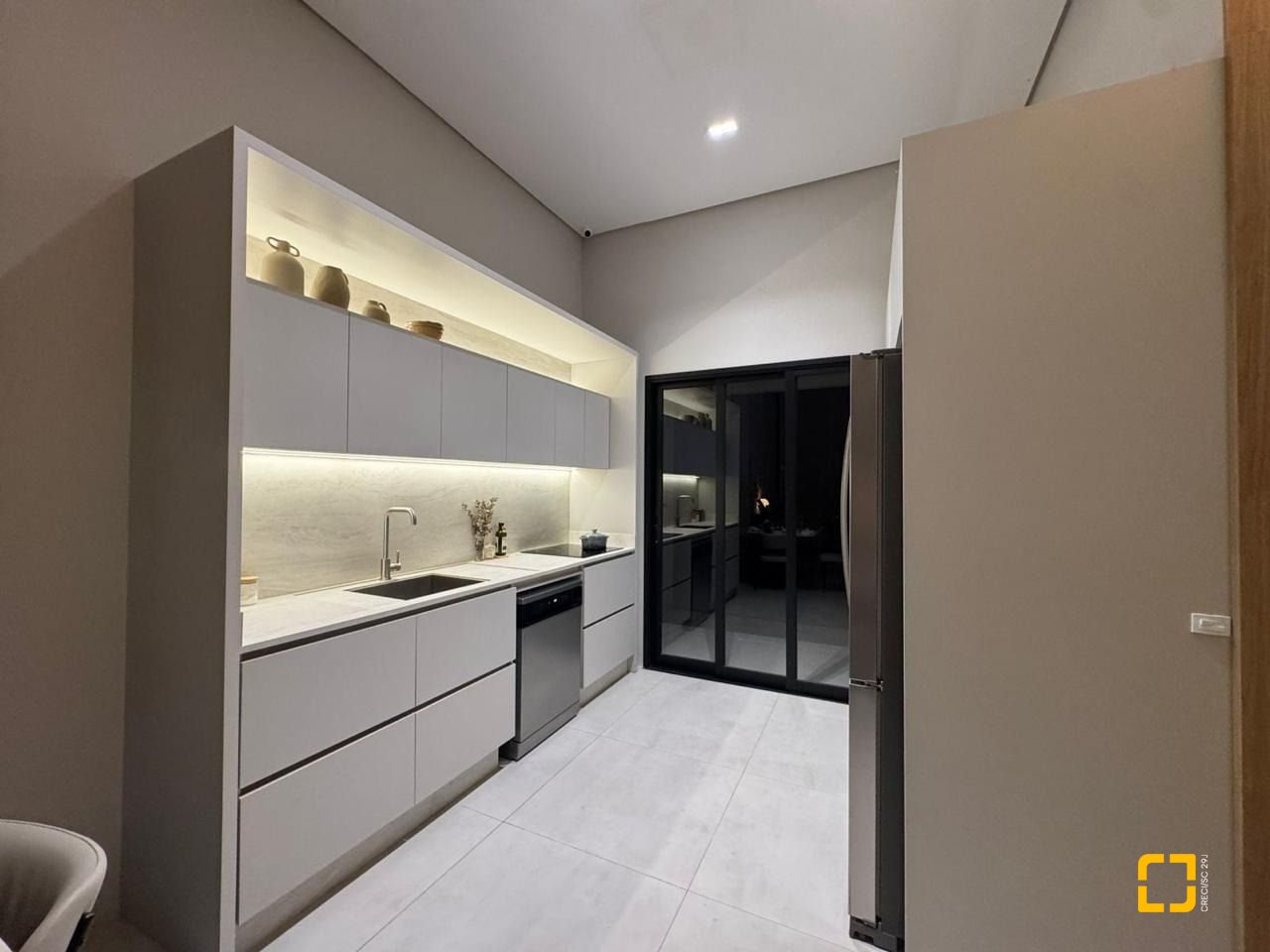 Casa de Condomínio com 144m², 3 quartos (sendo 1 suíte), 2 garagens, no bairro São Sebastião em Palhoça