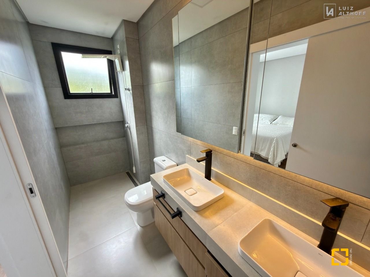 Casa de Condomínio com 144m², 3 quartos (sendo 1 suíte), 2 garagens, no bairro São Sebastião em Palhoça
