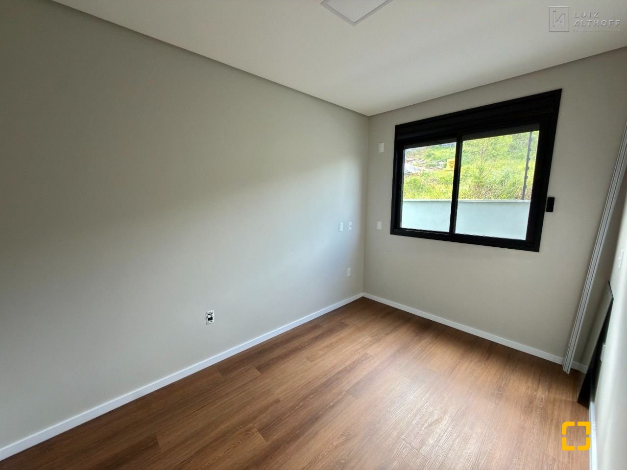 Casa de Condomínio com 144m², 3 quartos (sendo 1 suíte), 2 garagens, no bairro São Sebastião em Palhoça