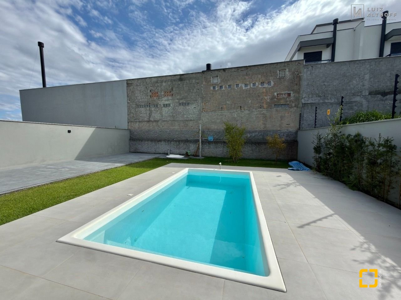 Casa de Condomínio com 144m², 3 quartos (sendo 1 suíte), 2 garagens, no bairro São Sebastião em Palhoça