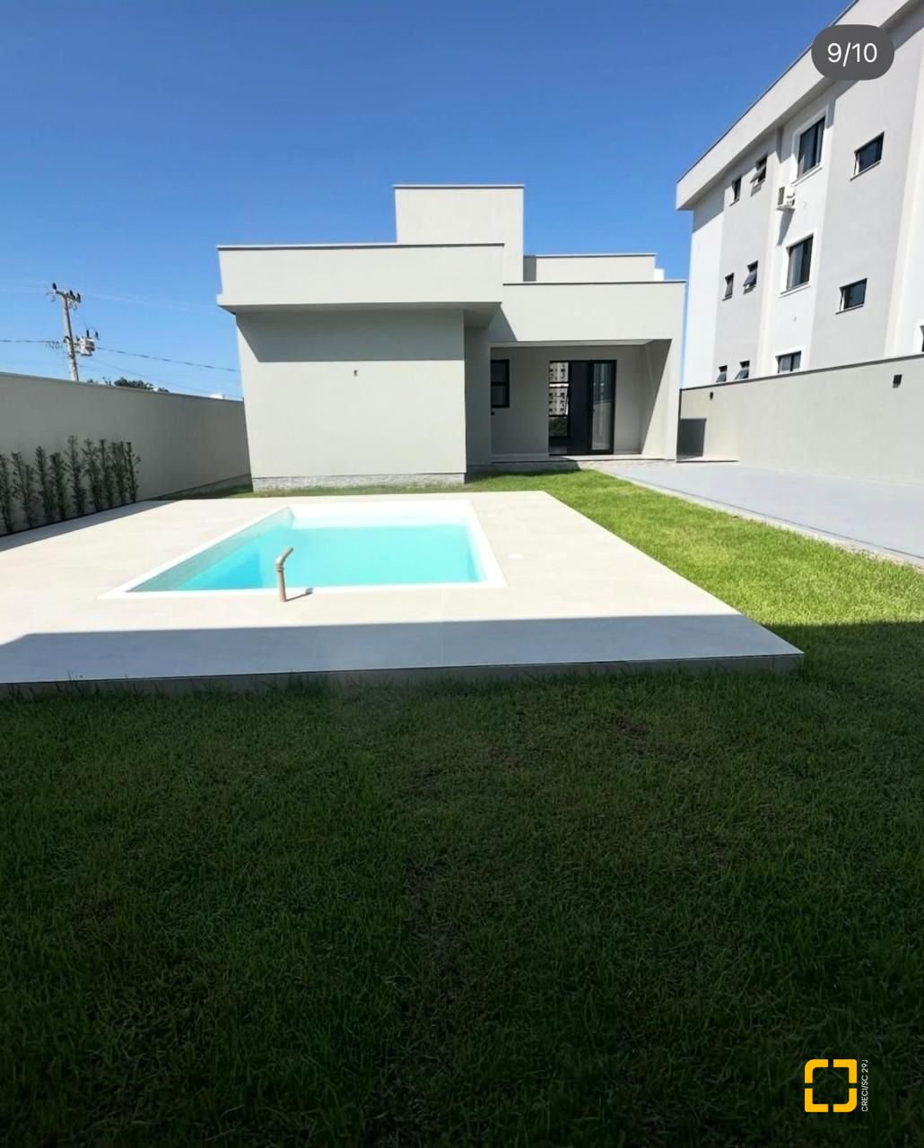 Casa de Condomínio com 144m², 3 quartos (sendo 1 suíte), 2 garagens, no bairro São Sebastião em Palhoça