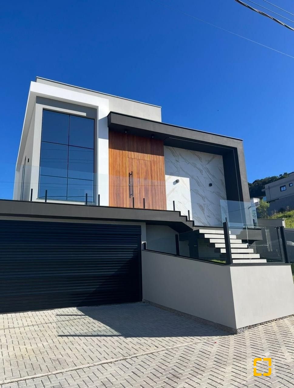 Casa de Condomínio com 144m², 3 quartos (sendo 1 suíte), 2 garagens, no bairro São Sebastião em Palhoça