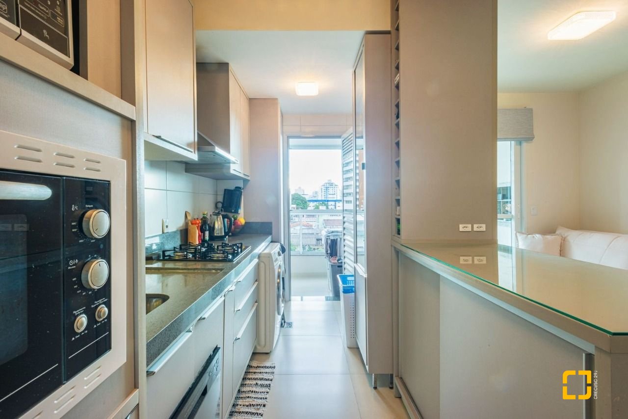 Apartamento com 78m², 3 quartos (sendo 1 suíte), 1 garagem, no bairro Barreiros em São José