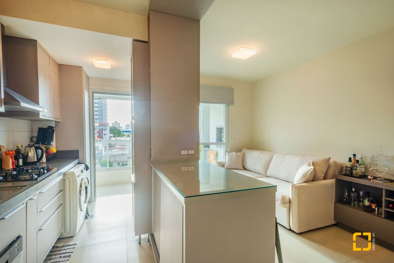Apartamento com 78m², 3 quartos (sendo 1 suíte), 1 garagem, no bairro Barreiros em São José