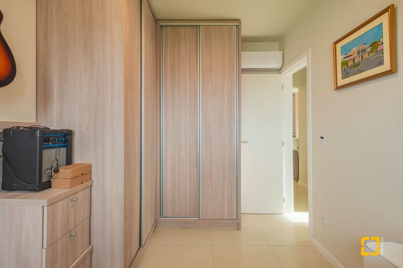 Apartamento com 78m², 3 quartos (sendo 1 suíte), 1 garagem, no bairro Barreiros em São José