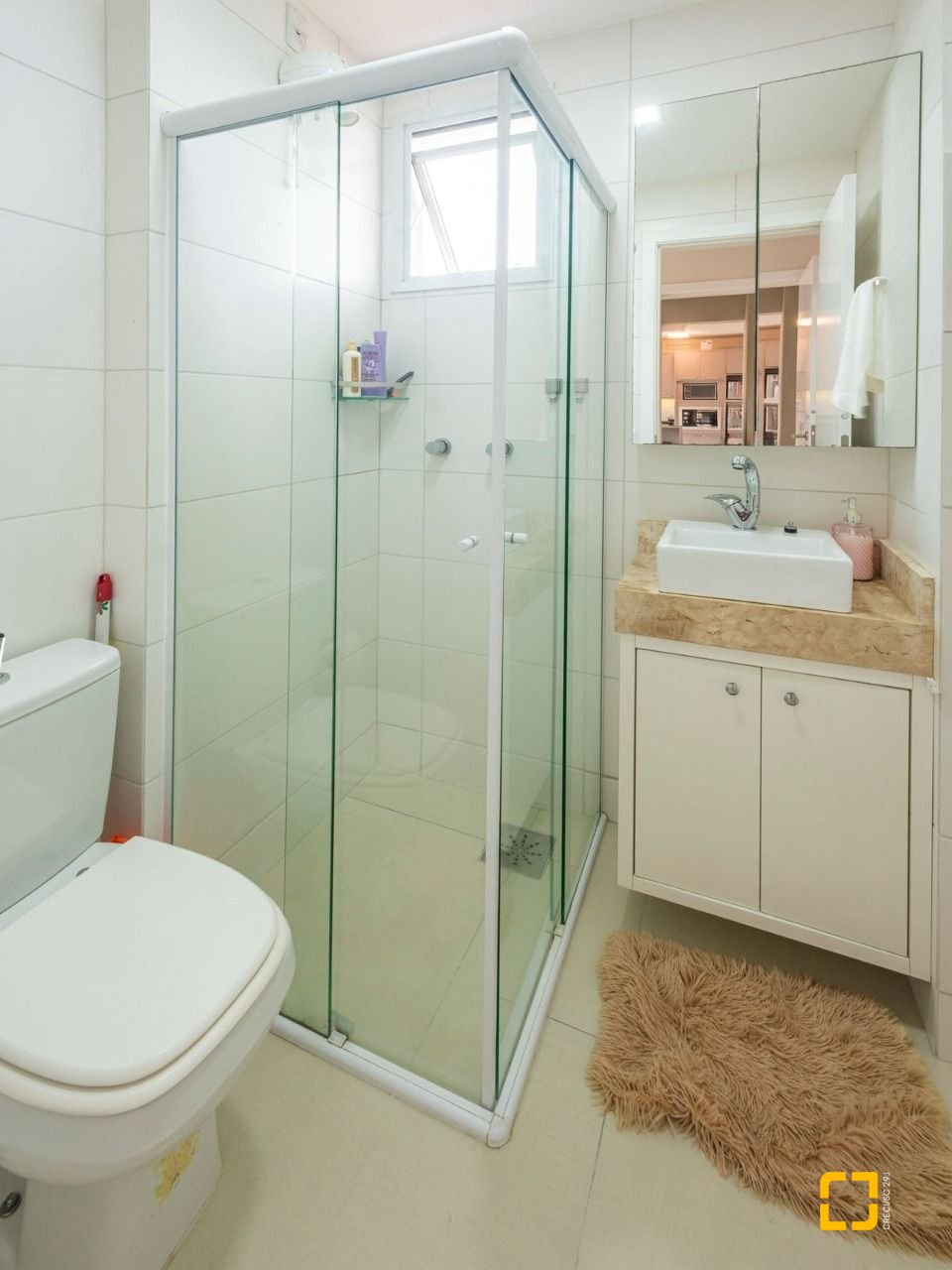 Apartamento com 78m², 3 quartos (sendo 1 suíte), 1 garagem, no bairro Barreiros em São José