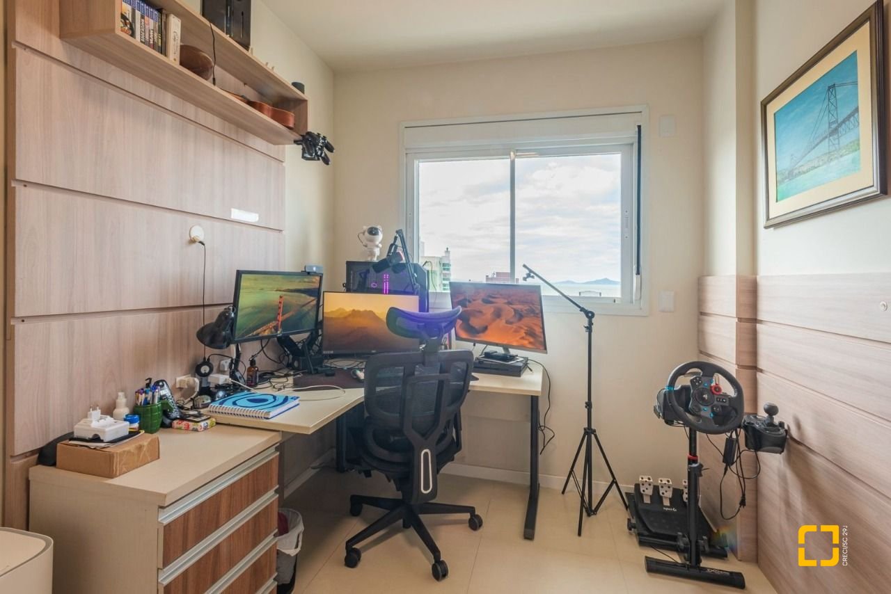 Apartamento com 78m², 3 quartos (sendo 1 suíte), 1 garagem, no bairro Barreiros em São José