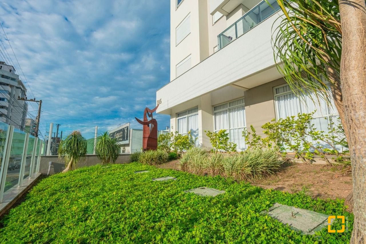 Apartamento com 78m², 3 quartos (sendo 1 suíte), 1 garagem, no bairro Barreiros em São José