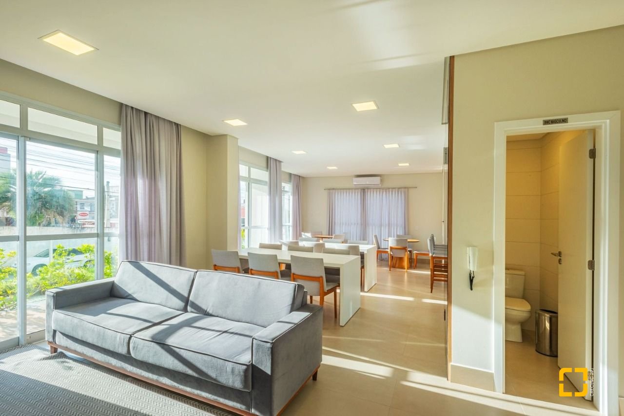 Apartamento com 78m², 3 quartos (sendo 1 suíte), 1 garagem, no bairro Barreiros em São José