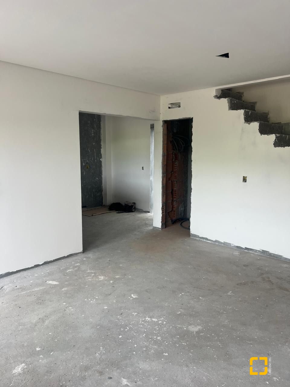 Casa com 105m², 2 quartos (sendo 2 suítes), 1 garagem, no bairro Ingleses em Florianópolis