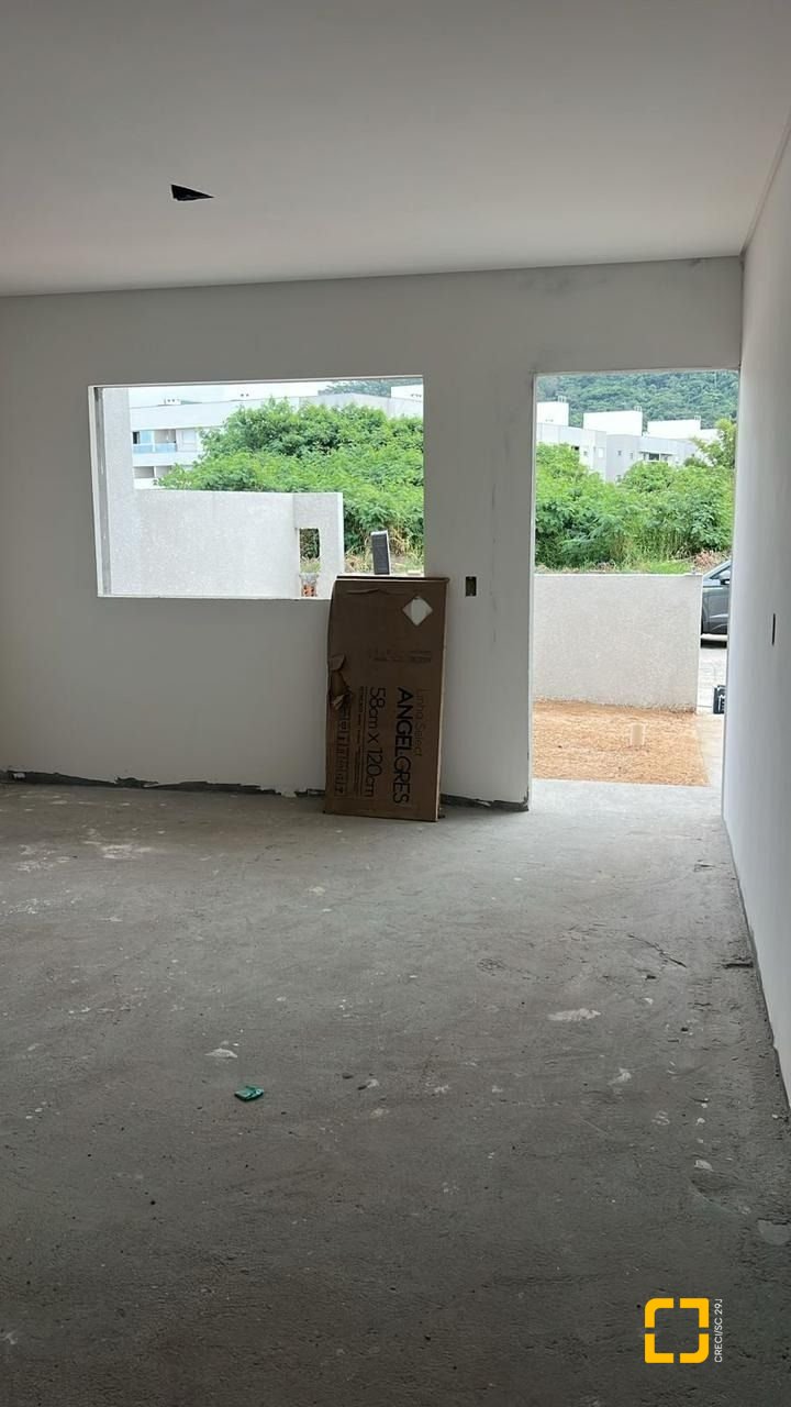 Casa com 105m², 2 quartos (sendo 2 suítes), 1 garagem, no bairro Ingleses em Florianópolis
