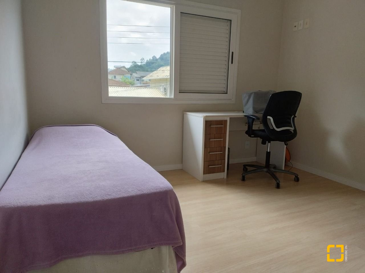 Casa de Condomínio com 278m², 5 quartos (sendo 1 suíte), 4 garagens, no bairro Sambaqui em Florianópolis