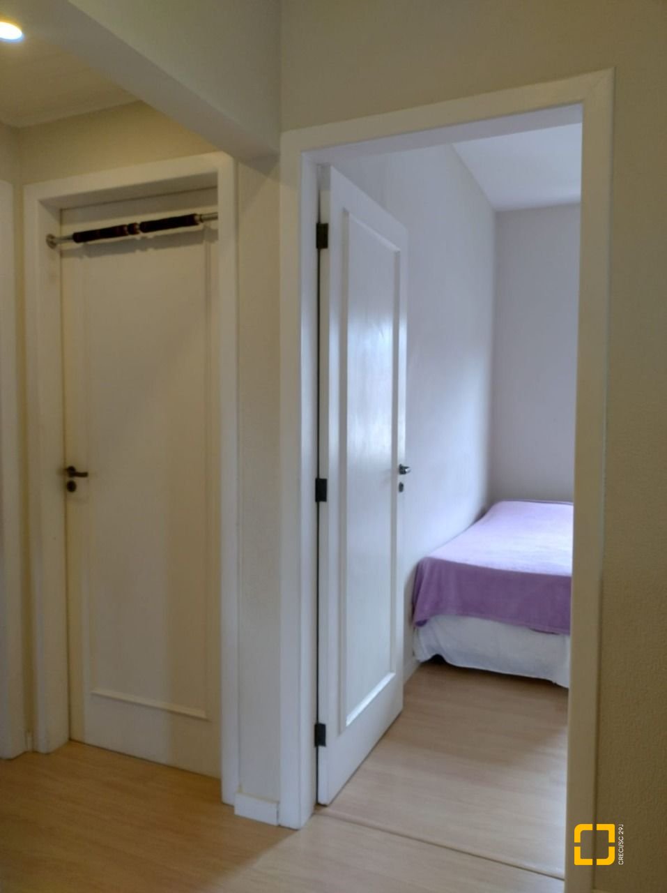 Casa de Condomínio com 278m², 5 quartos (sendo 1 suíte), 4 garagens, no bairro Sambaqui em Florianópolis